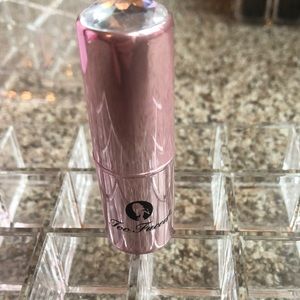 Too Faced- Lipstick in Free Love